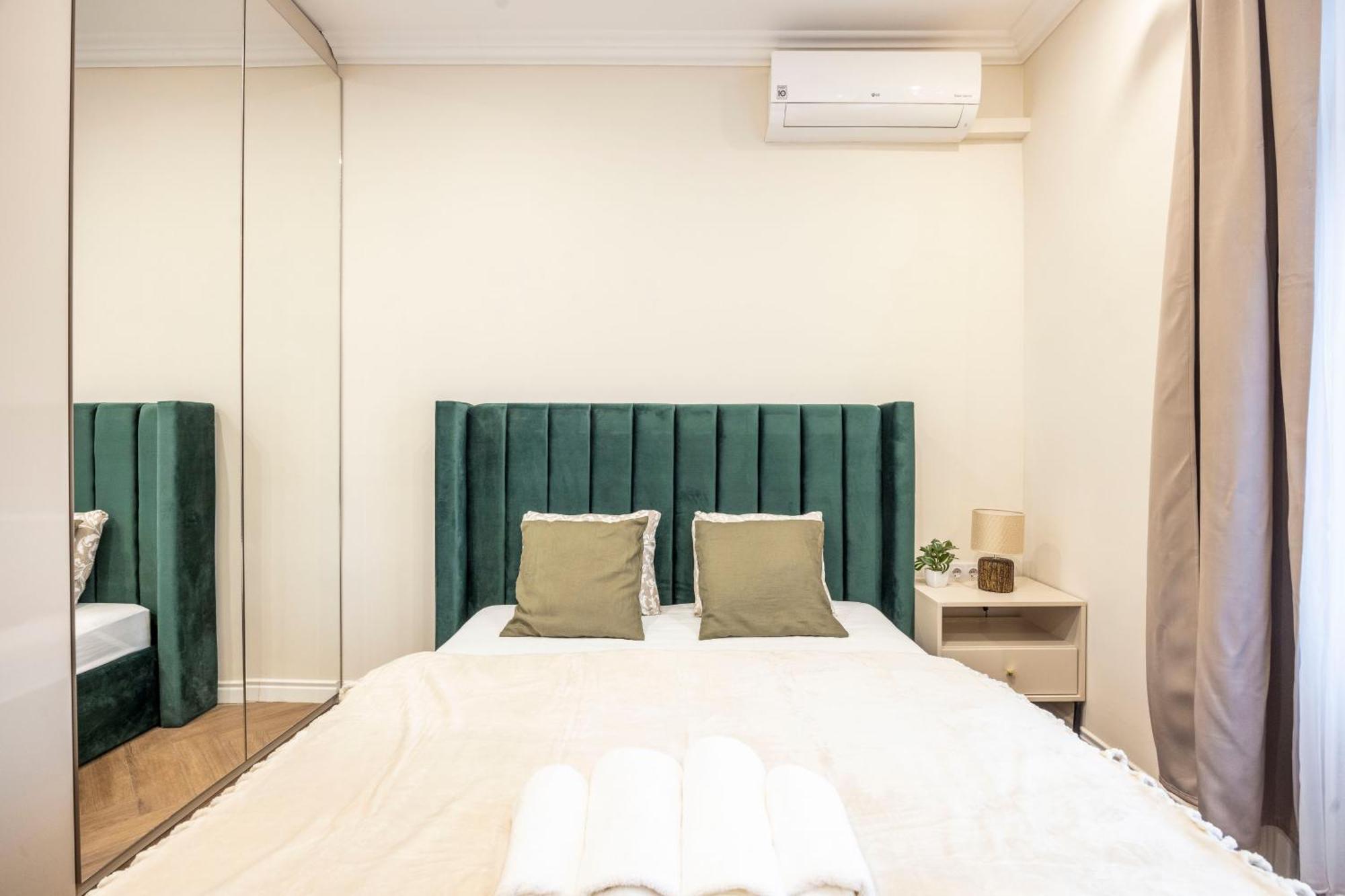 Deluxe Center T6 With Balcony Apartmán